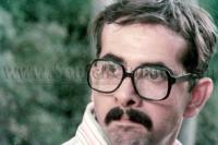 مجید مجیدی در نمایی از فیلم دو چشم بی سو