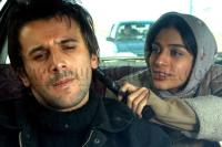 اندیشه فولادوند و امین حیایی در نمایی از فیلم سنگ کاغذ قیچی