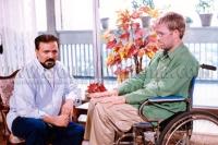 فرهاد جم در نمایی از فیلم «معصوم»