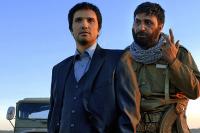 حمید فرخ نژاد و محمدرضا فروتن در نمایی از فیلم دموکراسی تو روز روشن