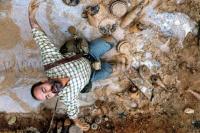 جمشید هاشم پور در نمایی از فیلم  سفر به فردا